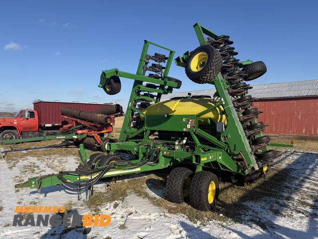 Lot 30-1317 - John Deere 1690 40/15SP Air Seeder Drill
