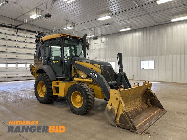 Lot 30-11287 - 2014 John Deere 310K 4x4 Tractor Loader Backhoe with the J.D diesel and powershift with the extendah...