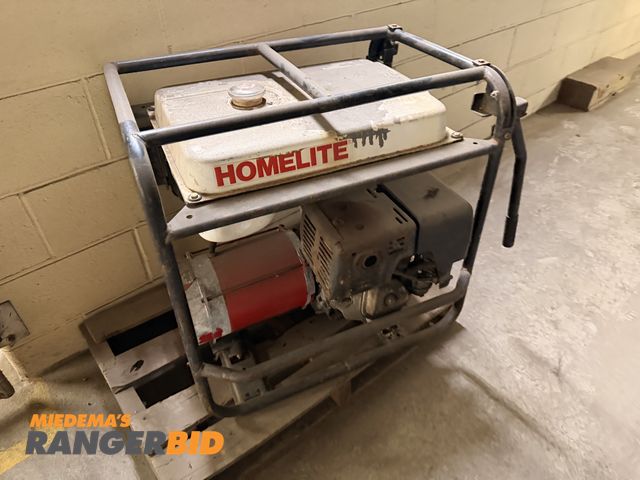 Lot 30-11389 - Homelite 5,000 watt generator Portable Gas Powered Recoil Start