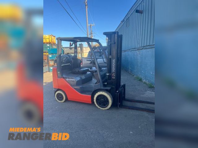 Lot 30-1699 - 2016 Toyota  8FGCU25 Forklift