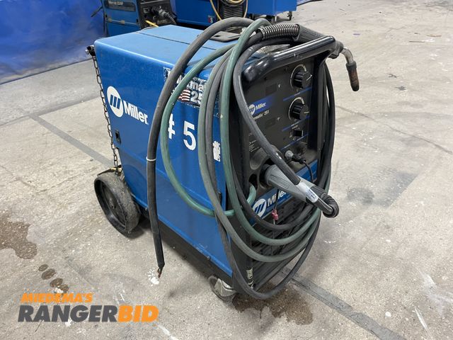 Lot 30-925 - Miller Millermatic 251 Welder with Bernard TGX Gun