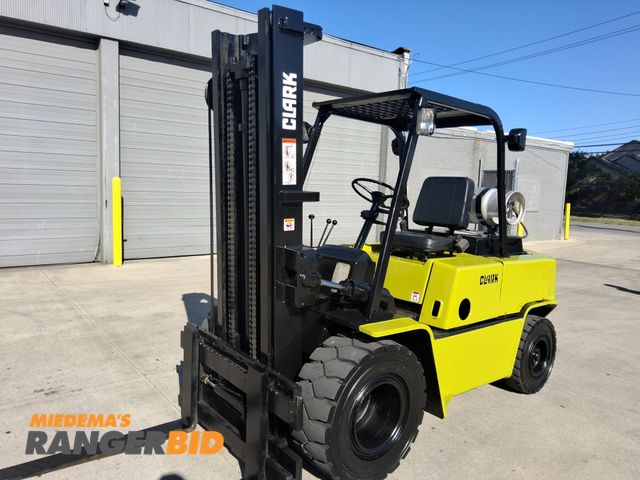 Lot 30-11501 - Clark 8,000lbs Capacity Pneumatic Forklift - See Video for Operation