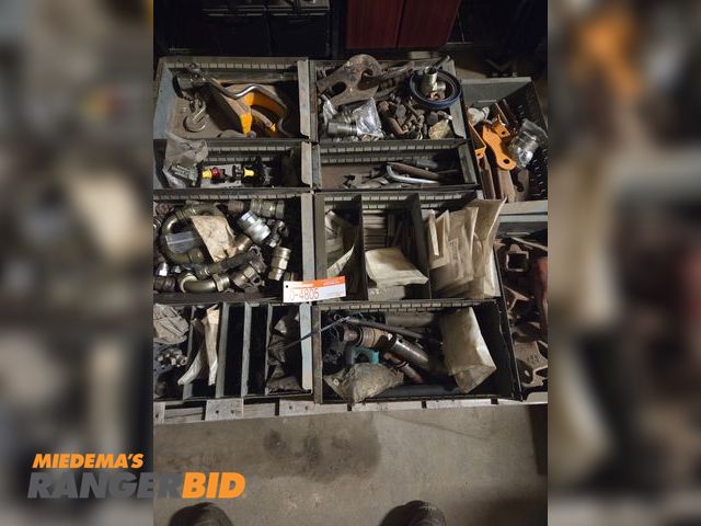 Lot 30-4805 - Pallet of miscellaneous hydo fitting/brackets/bolts