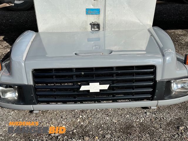 Lot 30-10604 - 1 CHEVY FRONT CLIP HOOD
CLEAN