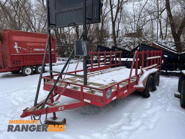 Lot 30-2771 - 1999 Trailer Express . Equipment Trailer