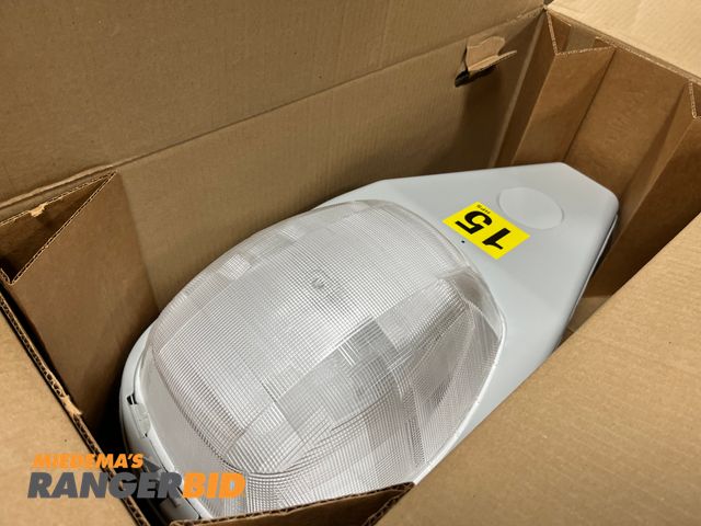 Lot 30-422 - (4) Eaton 150W Street Light