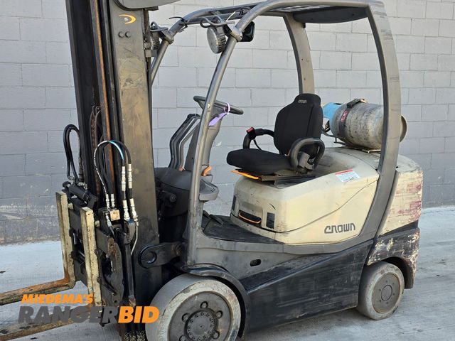 Lot 30-176 - 2016 Crown 5,000lbs Capacity Forklift - See video for operation
