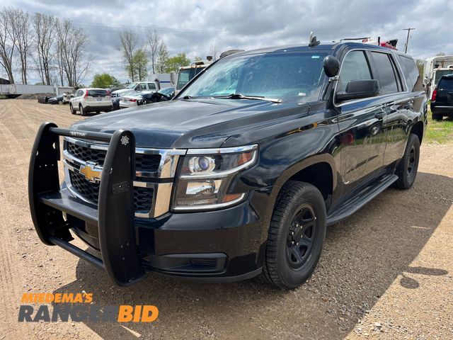 Lot 30-2122 - 2017 Chevrolet Tahoe with a 5.3L V8 OHV 16V engine. Police SUV 4x4