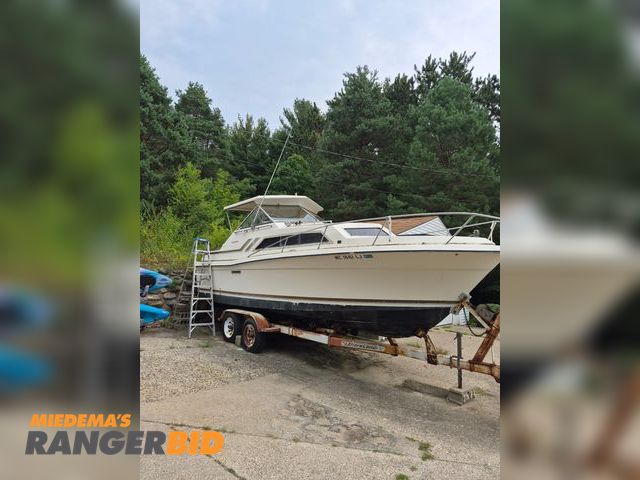Lot 30-11356 - 1981 Carver . 25' Cruiser