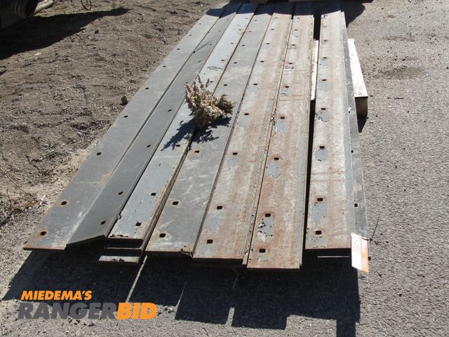 Lot 30-4856 - 13 Overlay blades 11'2" x 6"