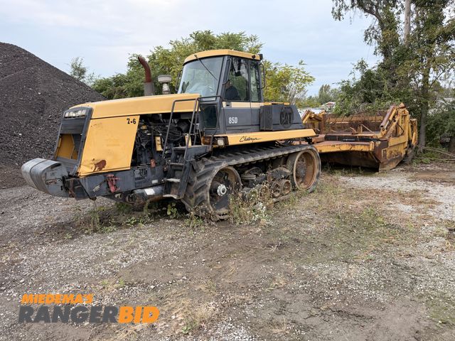 Lot 30-3286 - Cat 85D Challenger with Scraper rubber-tracked crawler tractor