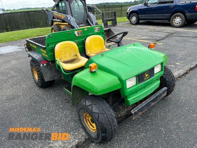 Lot 30-3325 - John Deere Gator 4x2 UTV
