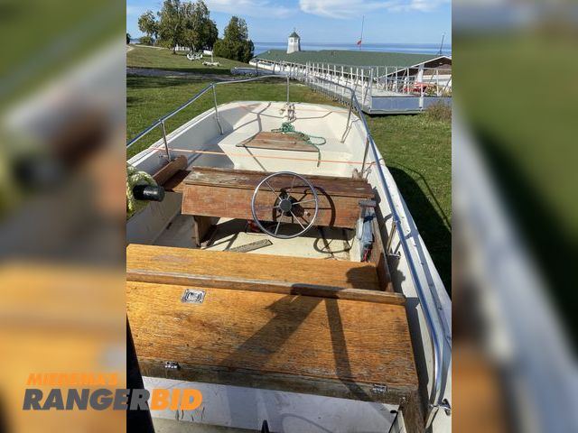 Lot 30-10777 - 1986 Boson Whaler Super Sport Open Bow