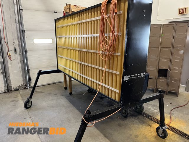 Lot 30-4629 - 8' x 4' Light Up Sign on Casters