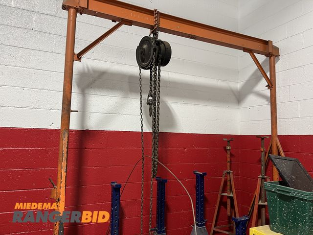 Lot 30-4585 - Gantry Crane with Chainfall Hoist 9'5" tall x 8' wide