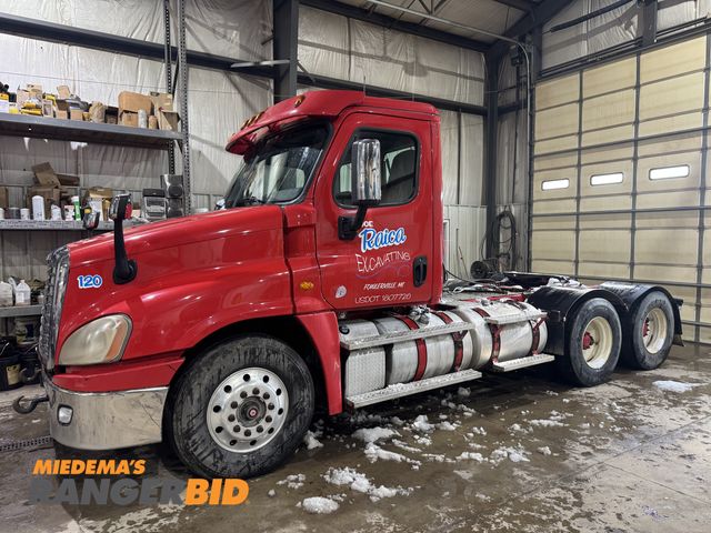 Lot 30-1307 - 2017 Freightliner Cascadia 125 Heavy Spec Day Cab