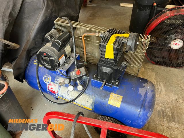 Lot 30-3382 - Campell Extreme duty air compressor Single Phase Worked when taken out of service. Municipality owned. Buyer is responsible for removal.