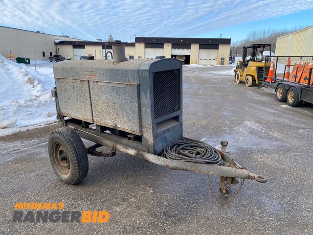 Lot 30-10200 - Lincoln SAM-650 Portable Towable Diesel Powered Lincoln SAM-650 Diesel Welder Generator 1981 Lincoln...