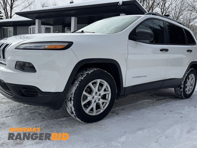 Lot 30-10940 - 2017 Jeep Cherokee Sport SUV 4x4