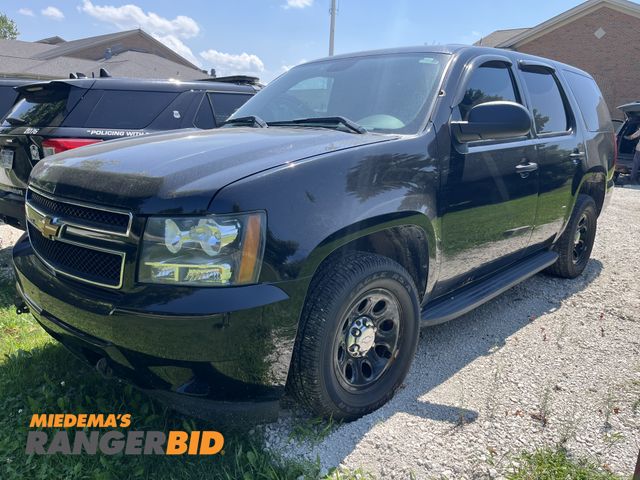 Lot 30-1683 - 2013 Chevrolet Tahoe with 5.3L V8 Police SUV RWD