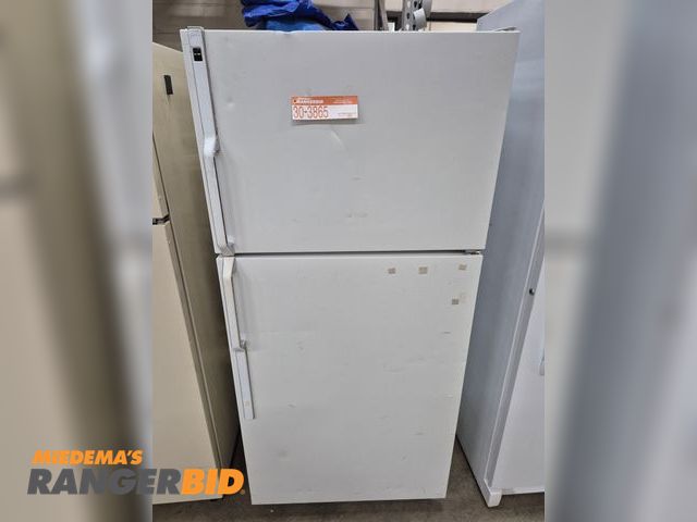 Lot 30-3865 - HOTPOINT by GE CTX18GACDRWW Refrigerator/Freezer HOTPOINT Refrigerator