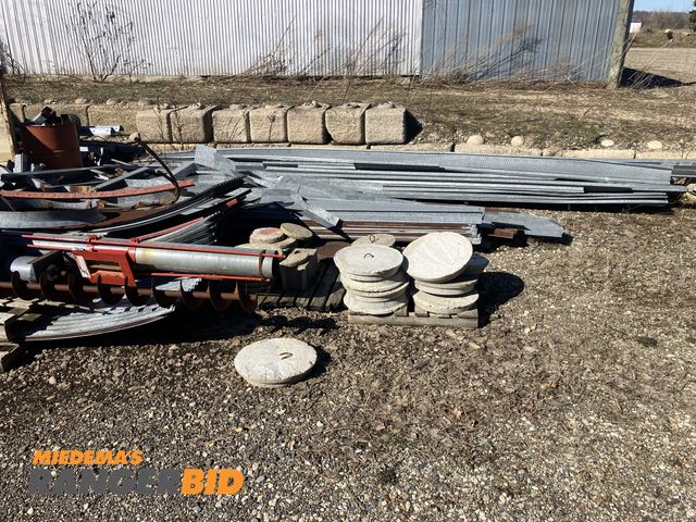Lot 30-11039 - 7500 bu bin Metal Complete, full floor, All new bolts, no motor, no fan, a couple floor pieces are d...