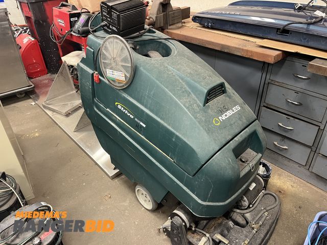 Lot 30-4920 - Nobles Strive Floor Scrubber