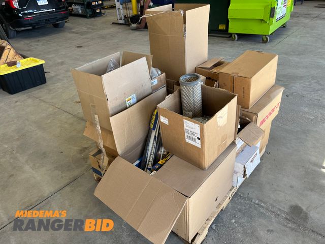 Lot 30-482 - Pallet Various car parts and accessories. See pictures for complete list! Most are new in the box