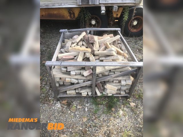 Lot 30-29T - 1 pallet, T, Stack stone / brick veneer, pallet approx 42"x42" x 24" high of new stack stone / brick...