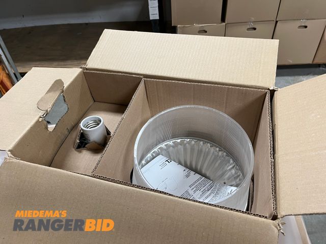 Lot 30-437 - (4) New American Electric Lighting 150w Lights