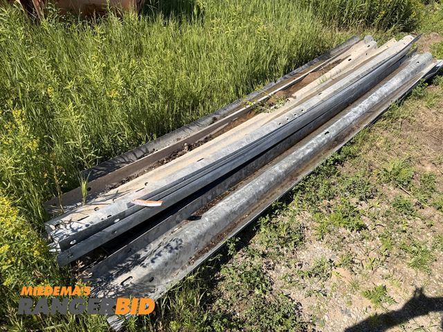 Lot 30-3979 - (10) 12' Guard Rail Sections.