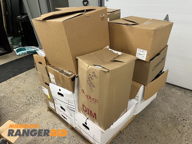 Lot 30-4212 - Pallet of: Router power cables, HDMI cords, Svideo Cables and more.