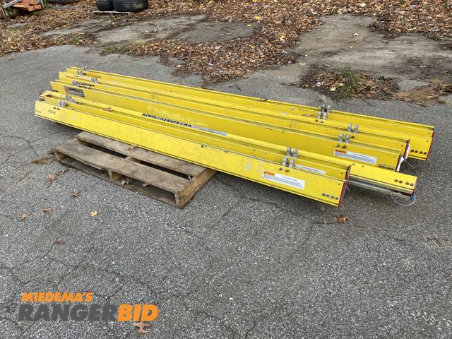 Lot 30-37 - LOT OF 7 Unified Industries Inc Enclosed Hoist Lifting Rails, 2x 108", 2x 144", 3x 132"

Seller will...
