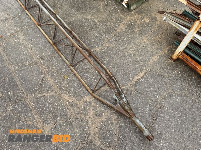 Lot 30-3277 - Radio Tower
