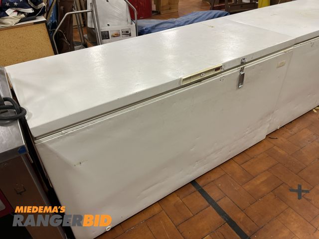 Lot 30-2063 - Electric Crosley Commercial/Home Use Chest Freezer