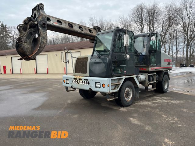 Lot 30-2482 - 2005 Gradall XL 3100 GW-394-31 Gradall 77,766 Miles