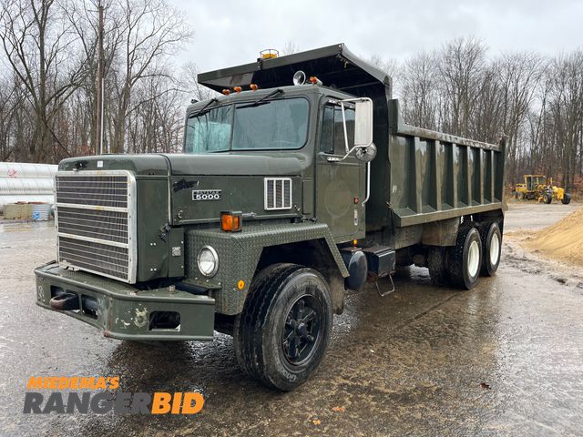 Lot 30-2403 - 1988 International Paystar F5070 6x4 with a 14.0L L6 DIESEL engine. Dump Truck
