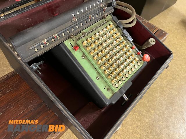 Lot 30-4798 - Monroe Adding Calculator