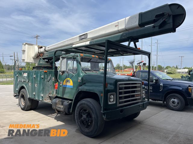 Lot 30-1174 - 1986 International Navistar 1754 48ft Boom Truck / Bucket Truck / Aerial Bucket Truck