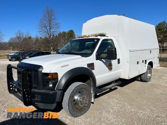 Lot 30-491 - 2009 Ford F-450 SD with a 6.4L V8 OHV 32V TURBO DIESEL engine. Service Body with 46,907 miles Regula...