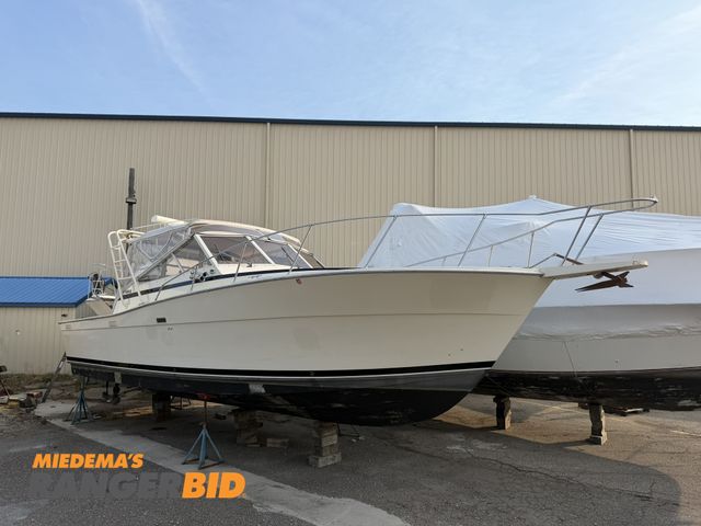 Lot 30-59683 - 1985 Viking 35 Express 35' Yacht