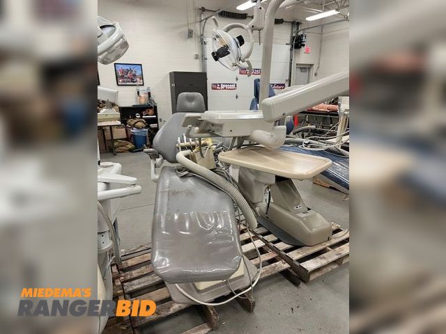 Lot 30-5627 - 1 unsure dental exam chair dental exam chair dental patient exam chair, used by our student dental program,  in working condition