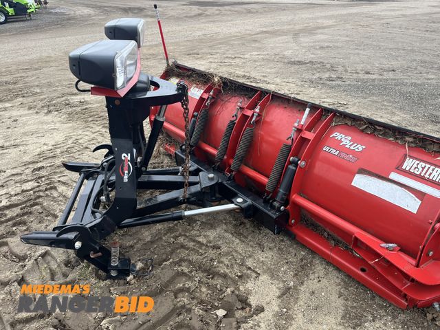 Lot 30-4276 - Western Pro Plus Contractor Grade Snow Plow