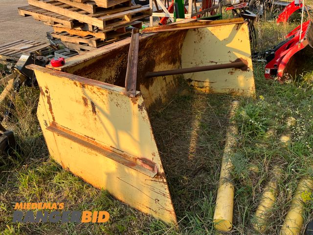 Lot 30-3412 - Snow push box 7' 4". Seller will load