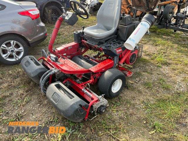 Lot 30-2454 - Toro Greensmaster 3150 Reel Mower