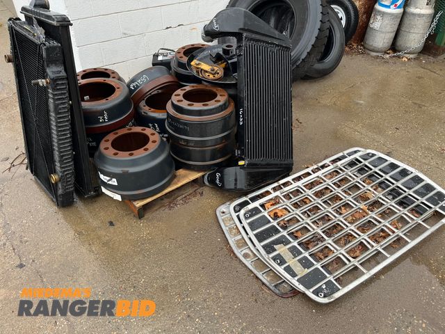 Lot 30-2209 - Pallet of truck parts including radiators