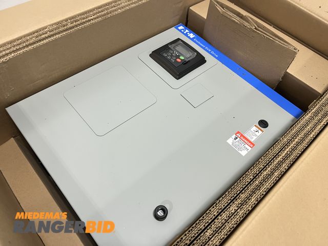 Lot 30-4593 - EATON Enclosed SVX Drive