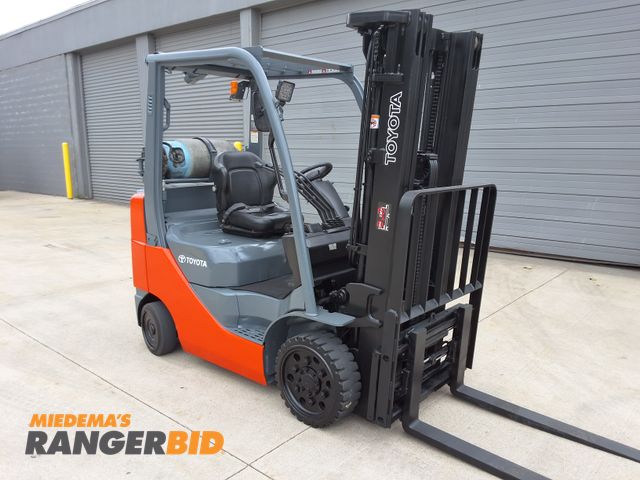 Lot 30-254 - 2015 Toyota 5,000lbs Capacity Forklift - See Video for Operation