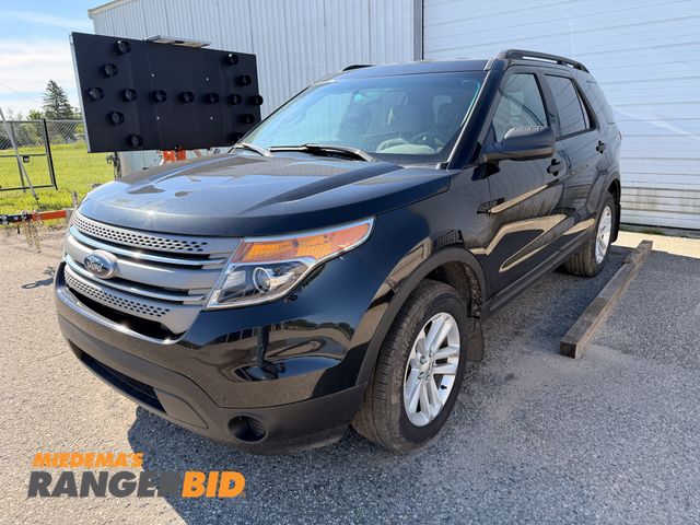 Lot 30-3875 - 2015 Ford Explorer SUV AWD