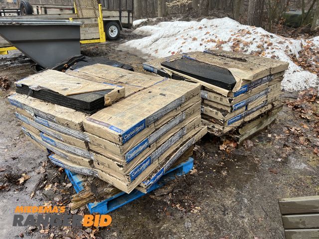 Lot 30-4421 - 3 Pallets of New Landmark Pro Weathered Wood Shingles